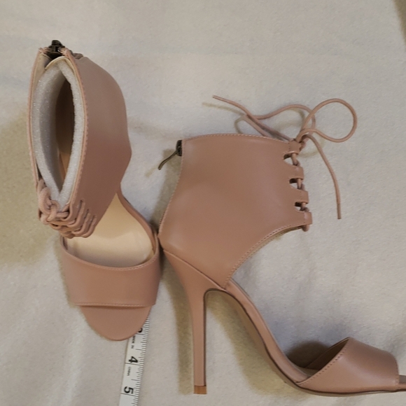 Chelsea & Zoe sz 7.5 nude minimalist design heel - Picture 3 of 7